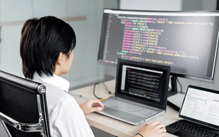 灌云 api php源码,下载的php源码怎么运行呢？
